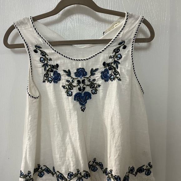 Max Studio Tops - Max Studio Ivory Tank Top with Navy Embroidery, vintage 1940s look